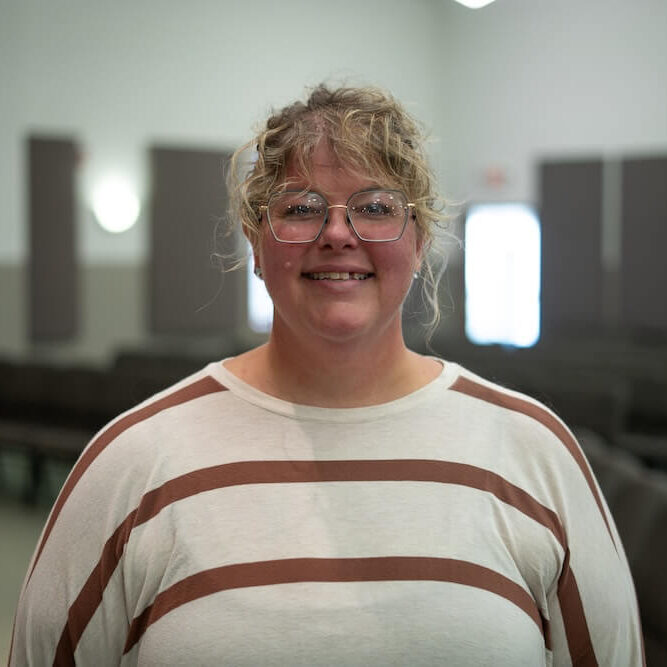 headshot-pastor-amanda